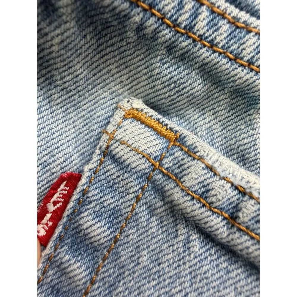 Levi’s Wedgie Straight Button Fly Cropped Raw Hem Light Wash Jeans Size 26